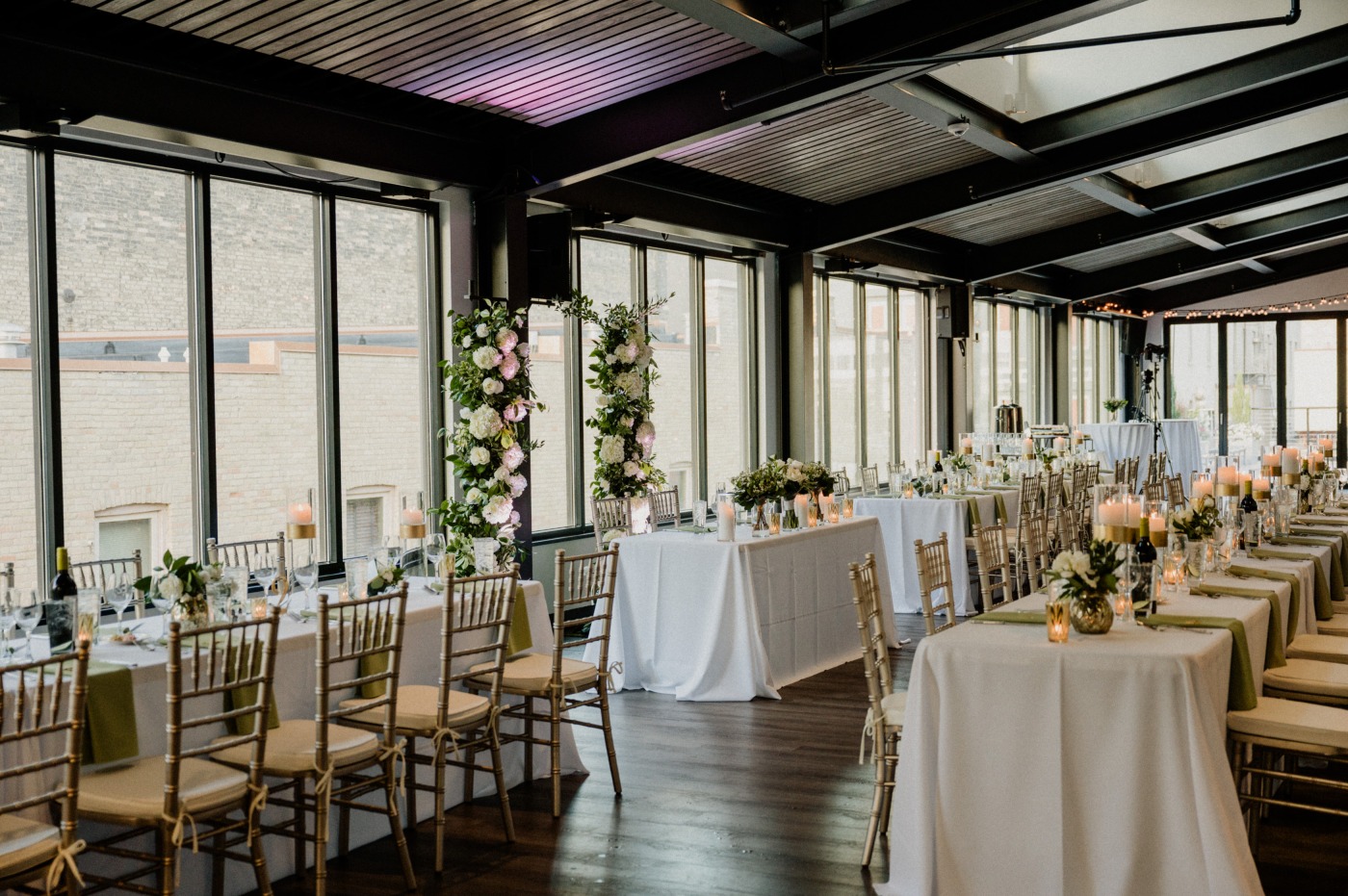 Modern Summer Wedding In Downtown Milwaukee